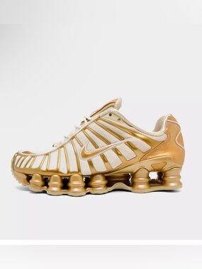 NWOT WOMEN'S NIKE SHOX TL CASUAL SHOES -US 7.5